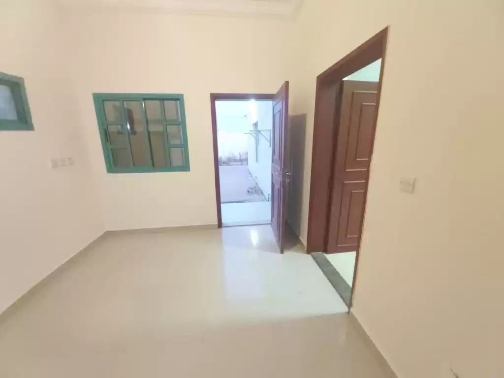 Wohn Klaar eigendom 3 Schlafzimmer U/F Wohnung  zu vermieten in Al Sadd , Doha #9578 - 1  image 
