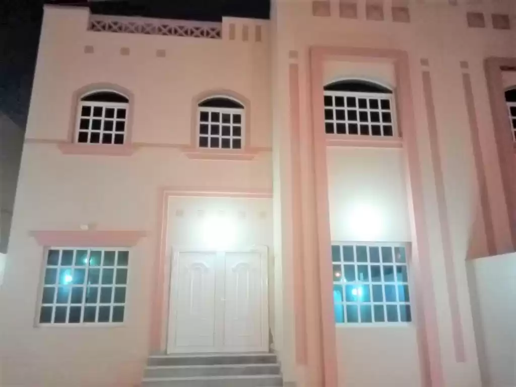 Résidentiel Propriété prête 5 chambres U / f Villa autonome  a louer au Al-Sadd , Doha #9610 - 1  image 
