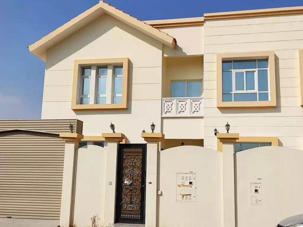 Residencial Listo Propiedad 7 habitaciones U / F Villa Standerlone  alquiler en al-sad , Doha #9634 - 1  image 