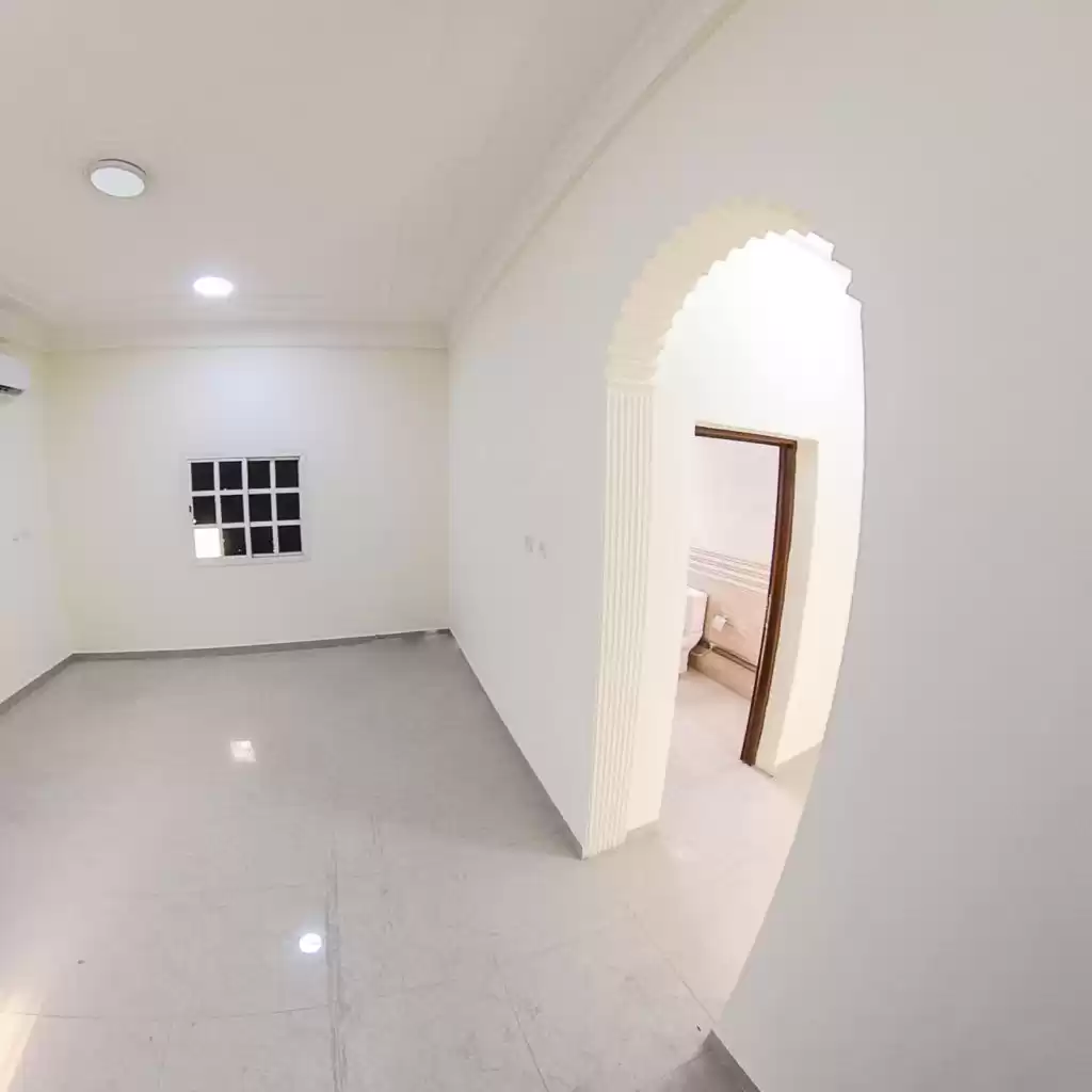 yerleşim Hazır Mülk 4 Yatak Odası U/F Müstakil Villa  kiralık içinde Al Sadd , Doha #9644 - 1  image 