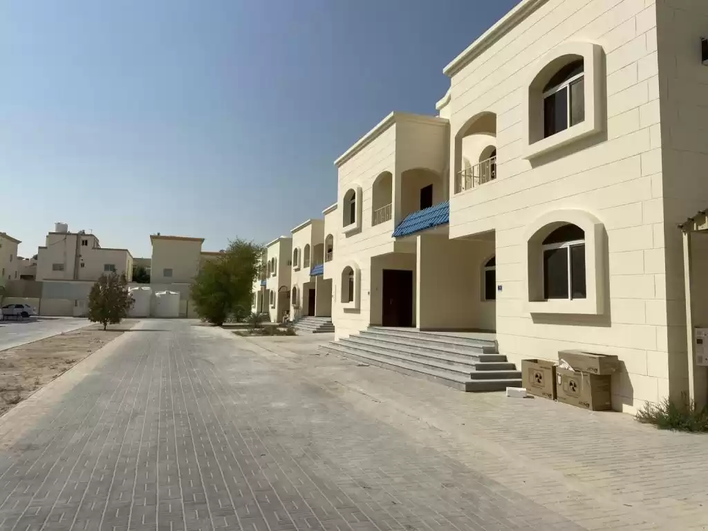 Жилой Готовая недвижимость 7 спален Н/Ф Вилла в комплексе  в аренду в Аль-Садд , Доха #9656 - 1  image 