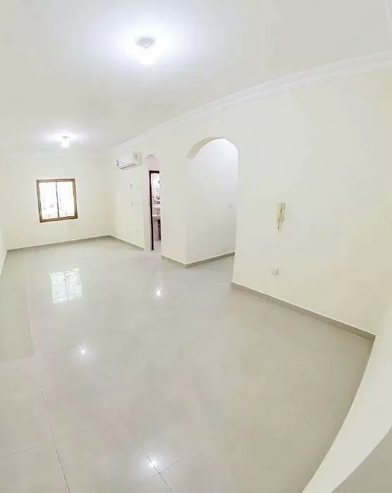 Residential Ready Property 3 Bedrooms U/F Apartment  for rent in Al-Muntazah , Doha-Qatar #9674 - 1  image 