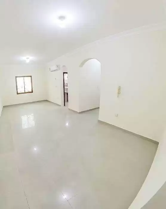 住宅 就绪物业 3 间卧室 U/F 公寓  出租 在 萨德 , 多哈 #9674 - 1  image 