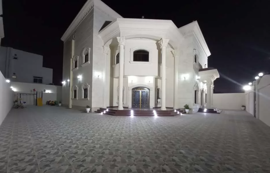 Residential Ready Property 7 Bedrooms U/F Standalone Villa  for sale in Doha #9678 - 1  image 