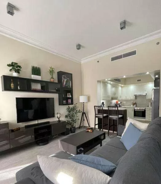 Residential Ready Property 1 Bedroom F/F Apartment  for sale in The-Pearl-Qatar , Doha-Qatar #9698 - 1  image 
