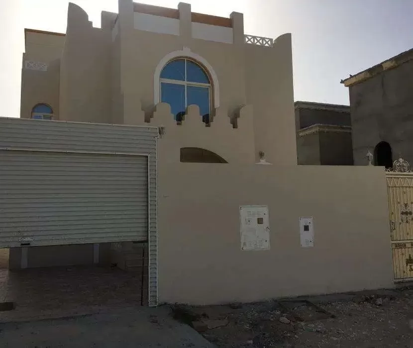 Residential Ready Property 6 Bedrooms U/F Standalone Villa  for sale in Doha #9728 - 1  image 