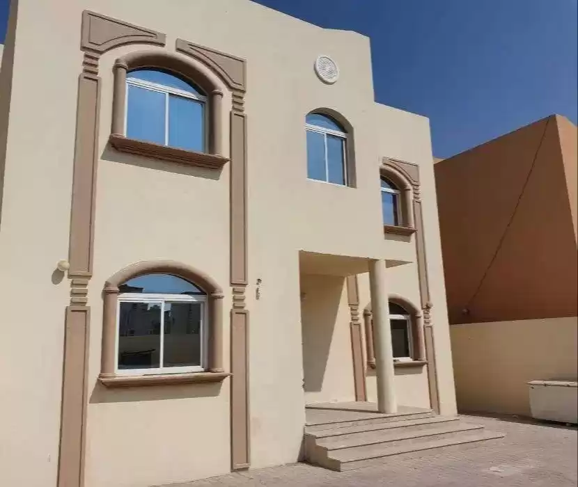 yerleşim Hazır Mülk 7 Yatak Odası U/F Müstakil Villa  satılık içinde Doha #9729 - 1  image 