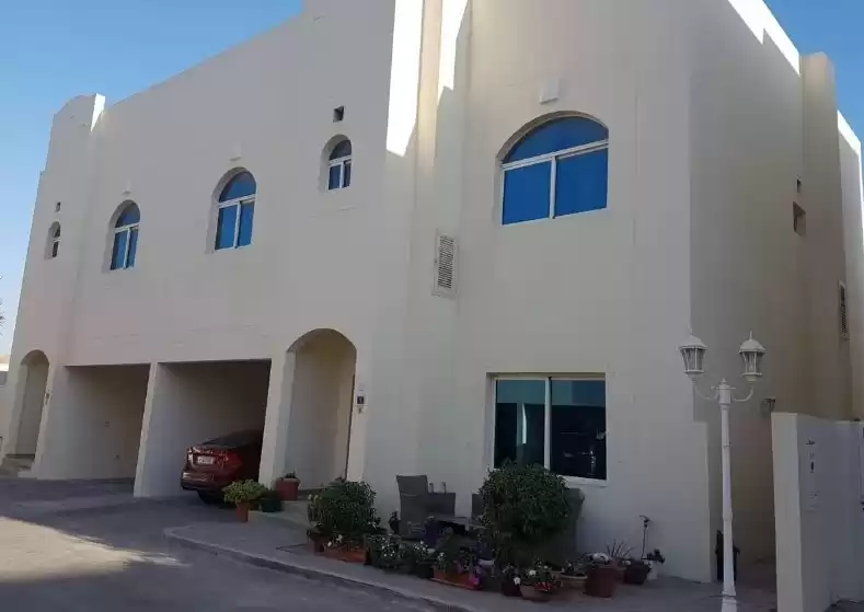 Residential Ready Property 4+maid Bedrooms U/F Compound  for rent in Al Sadd , Doha #9763 - 1  image 