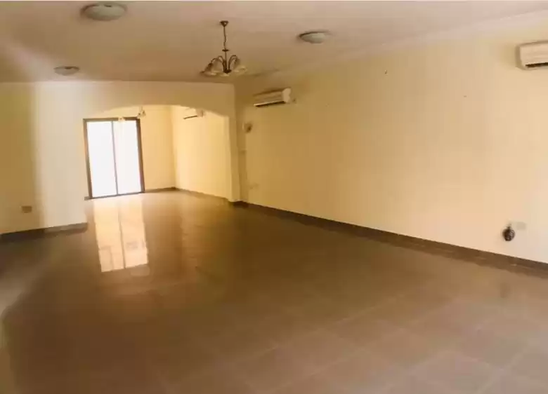 Residential Ready Property 6 Bedrooms U/F Compound  for rent in Al Sadd , Doha #9765 - 1  image 