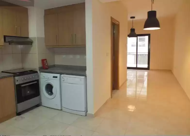 Residential Ready Property Studio S/F Apartment  for sale in Al Sadd , Doha #9813 - 1  image 