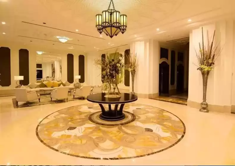 Жилой Готовая недвижимость 2 спальни Н/Ф Квартира  продается в Аль-Садд , Доха #9817 - 1  image 