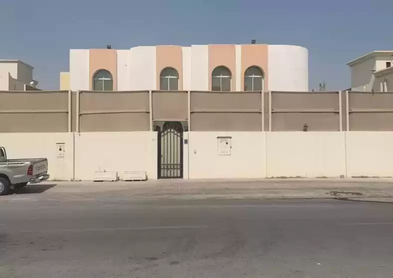 Жилой Готовая недвижимость 6 спален С/Ж Отдельная вилла  продается в Доха #9844 - 1  image 