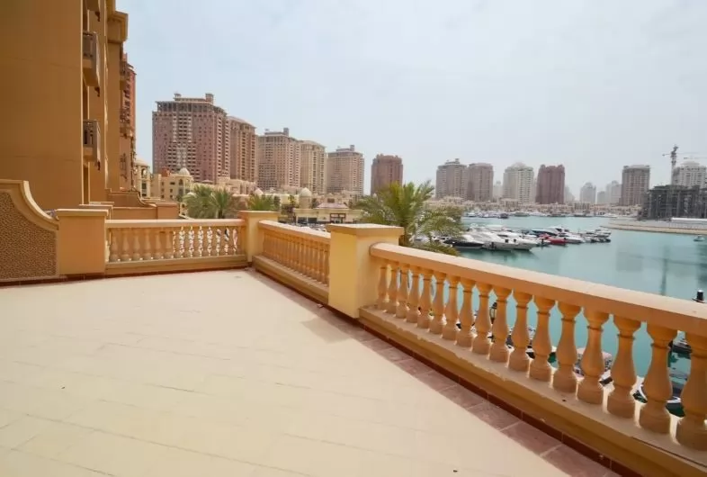 Residential Ready Property 4 Bedrooms S/F Townhouse  for sale in The-Pearl-Qatar , Doha-Qatar #9917 - 1  image 